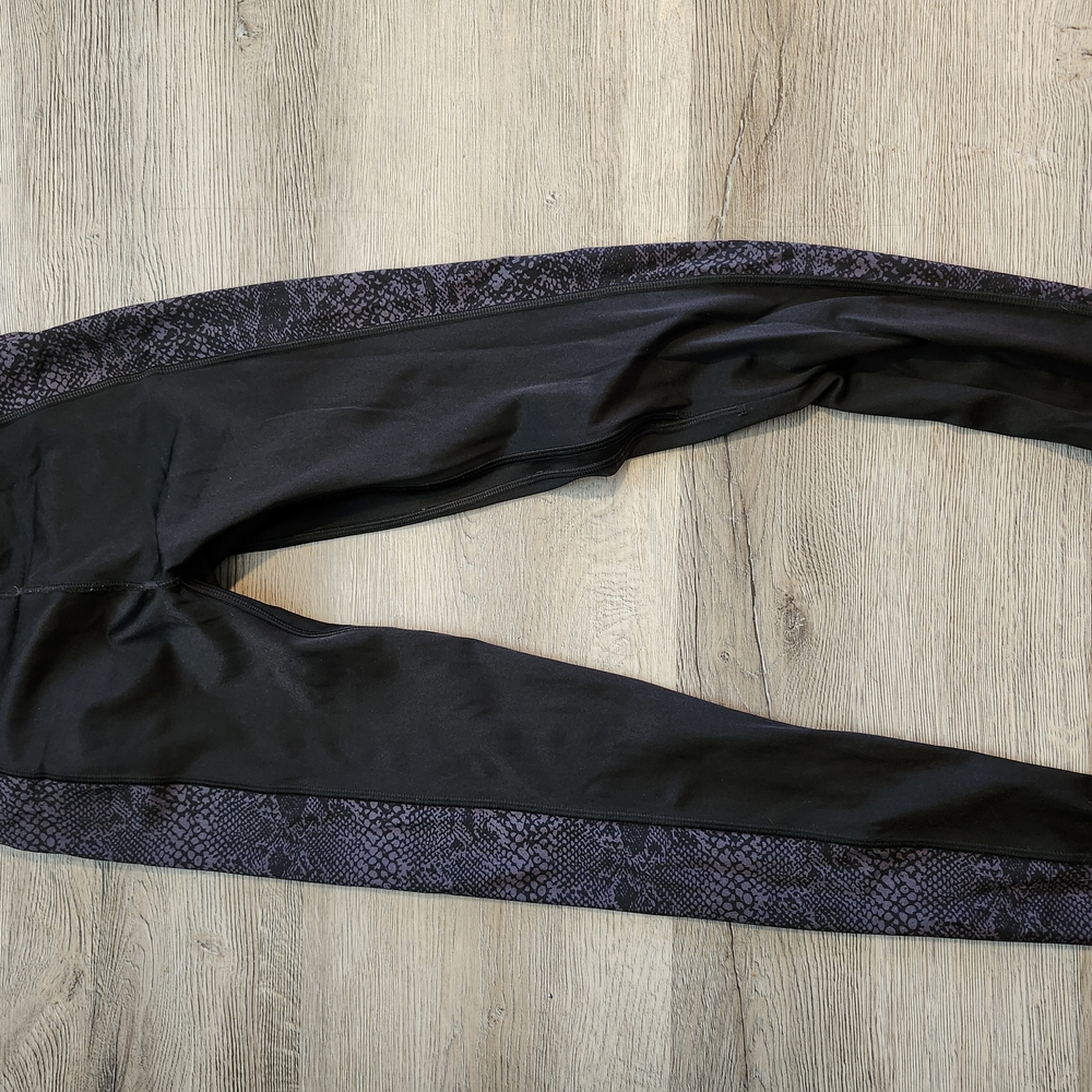 K-DEER Black and Purple Snakeskin Leggings